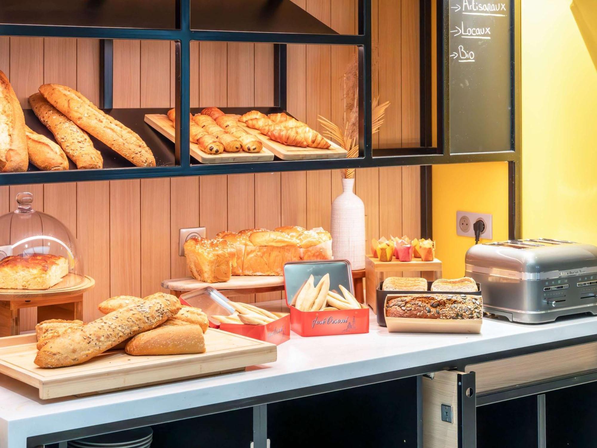 Mercure Avignon Gare Tgv Exterior foto